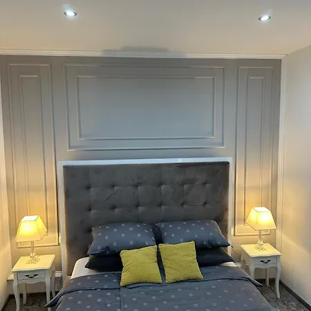 Blue Ivy Apartman Zára